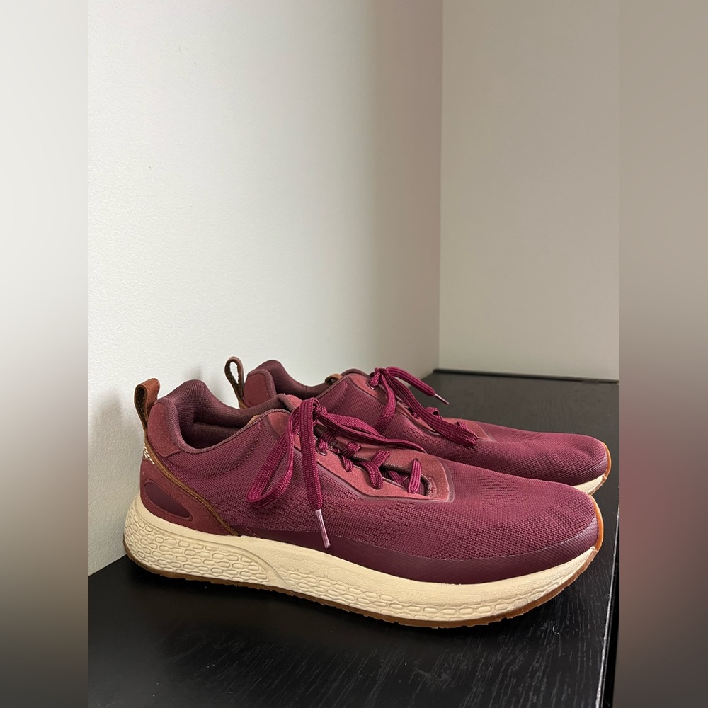 EUC LL Bean. Maroon Burgundy Stone Coast Comfort Shoe Sneakers. Size 11.